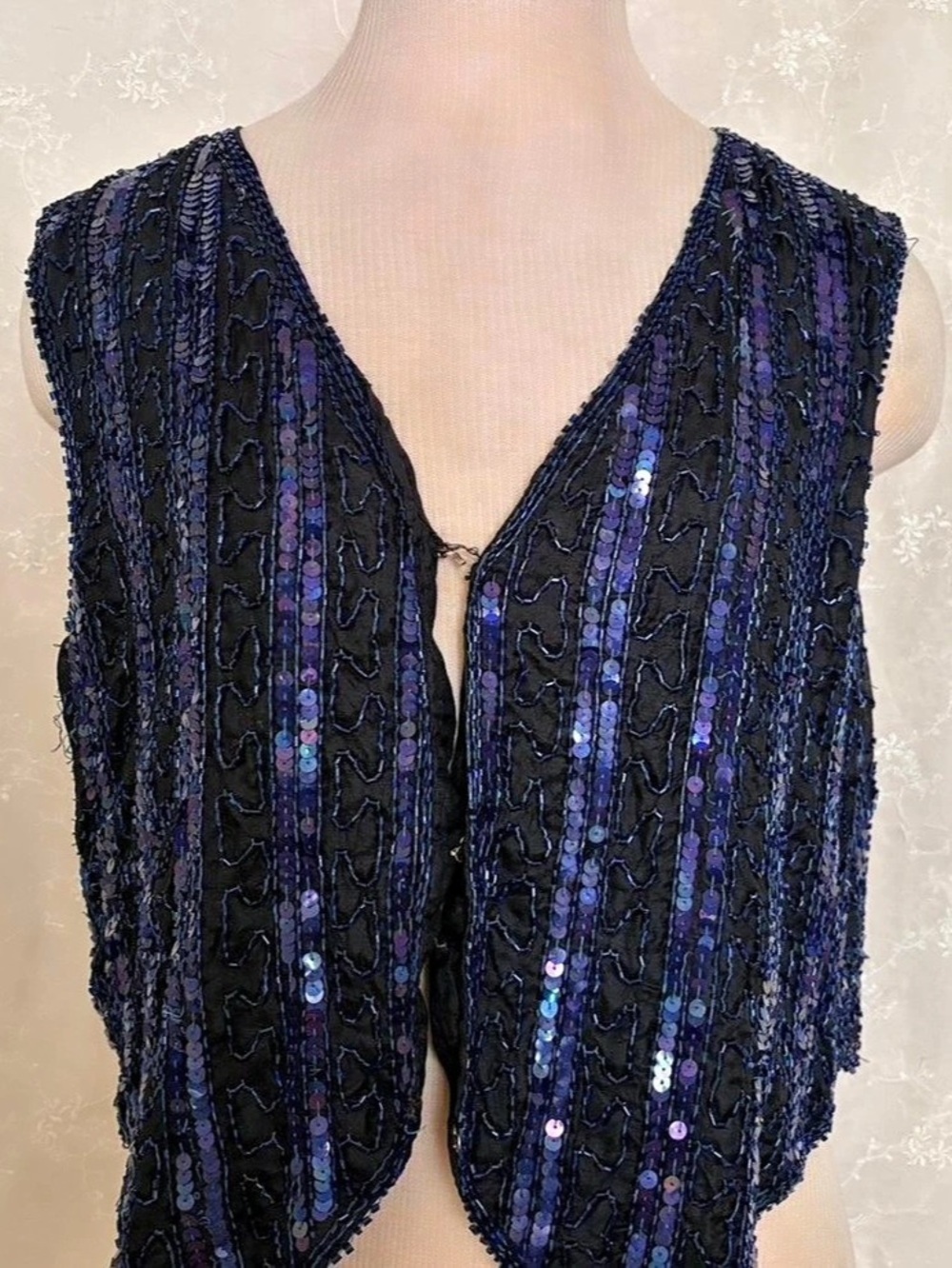 Sequin Silk Vest in Black & Purple Size Large